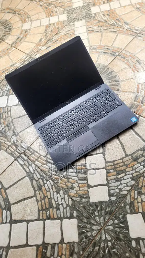 Laptop Dell Latitude 5500 8GB Intel Core i5 SSD 256GB