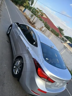 Hyundai Elantra SE 4dr Sedan (1.8L 4cyl 6A) 2015 Silver