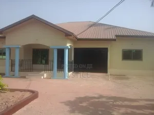 4bdrm House in West Hills Mall Area for rent