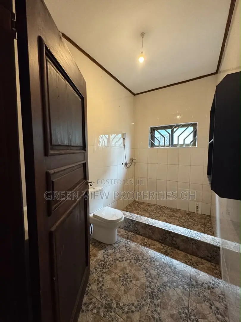 3bdrm House in West Hills Mall Area for rent