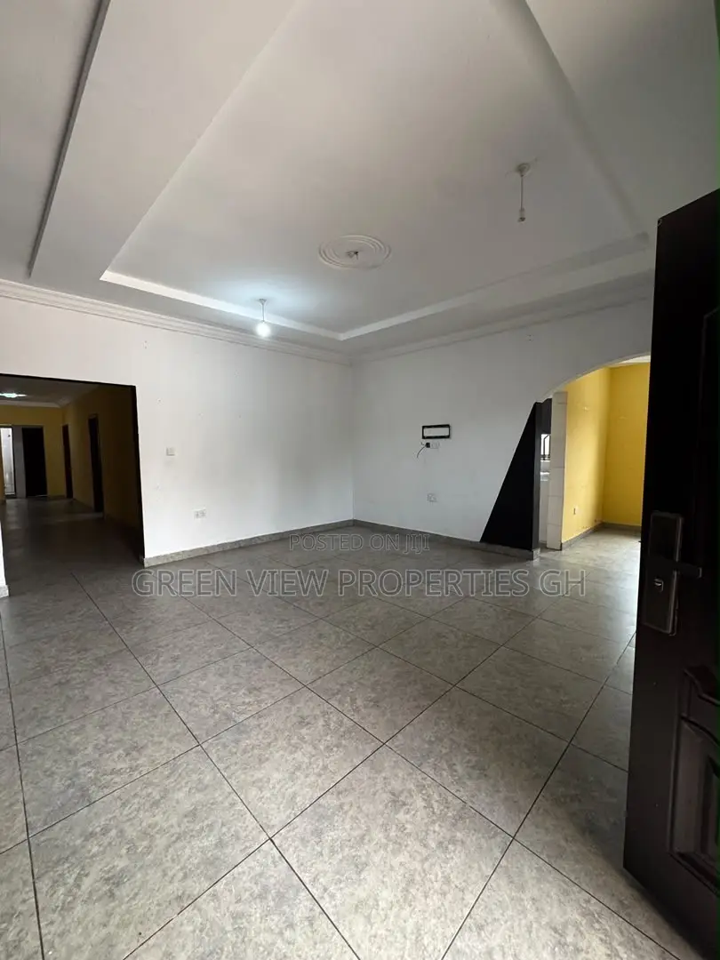 3bdrm House in West Hills Mall Area for rent