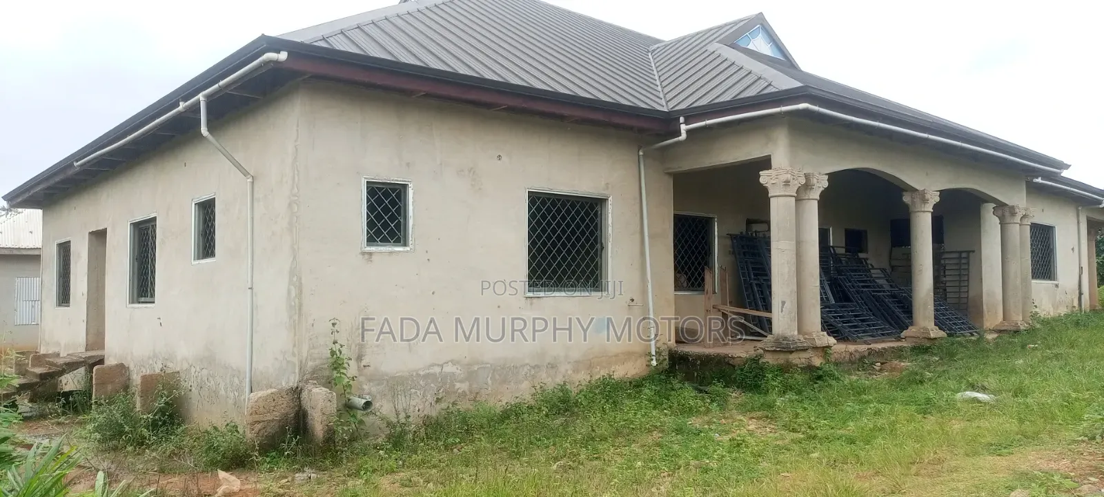 8bdrm House in Kumasi Metropolitan for sale