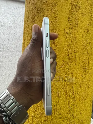 Apple iPhone 15 128 GB Green
