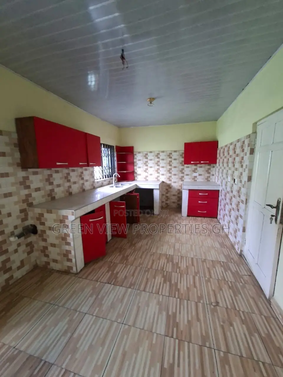 3bdrm Apartment in Dome for rent