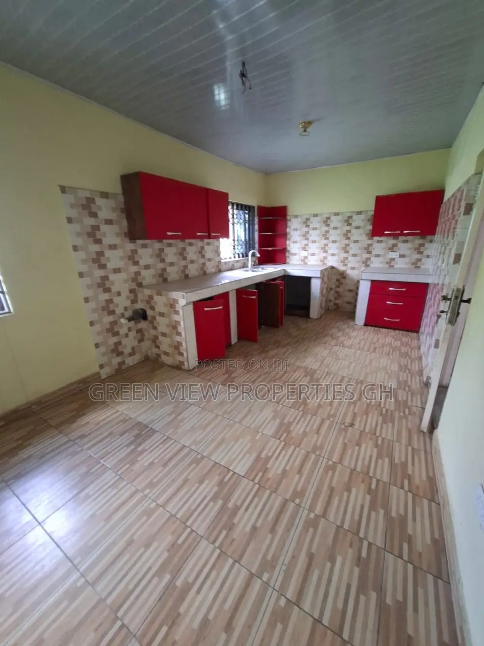 3bdrm Apartment in Dome for rent