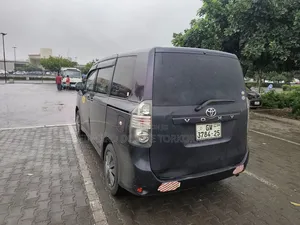 Toyota Voxy 2013 Gray