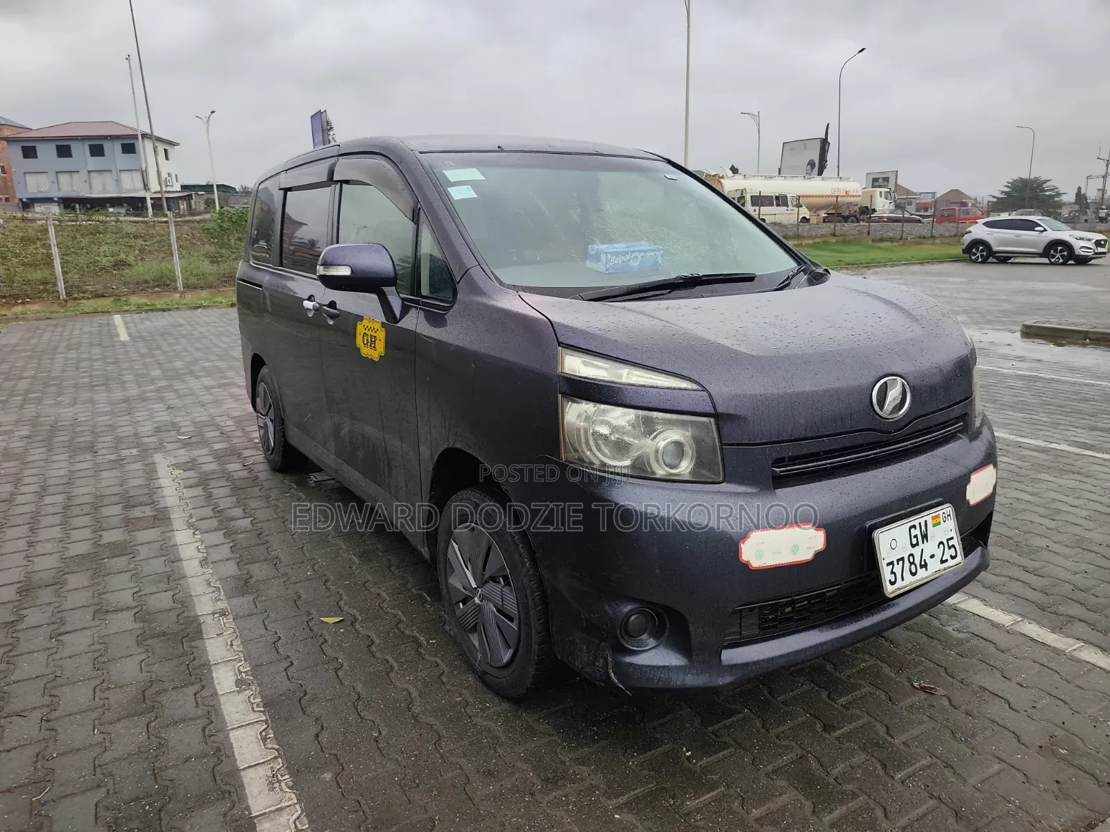 Toyota Voxy 2013 Gray