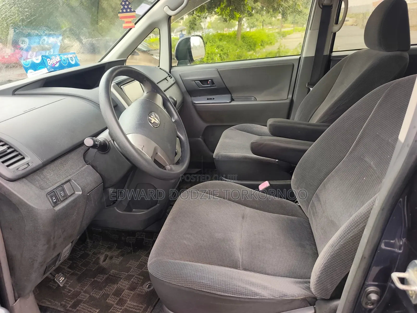 Toyota Voxy 2013 Gray