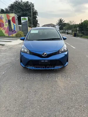 Toyota Vitz 1.3 AWD 3dr 2015 Blue