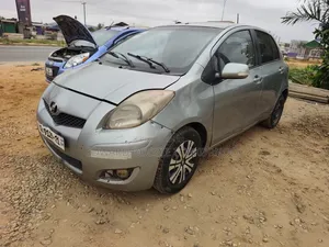 Toyota Vitz 2010 Gray