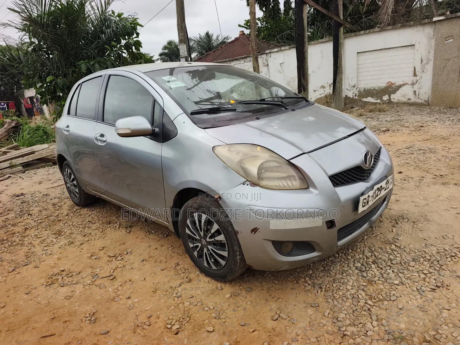 Toyota Vitz 2010 Gray