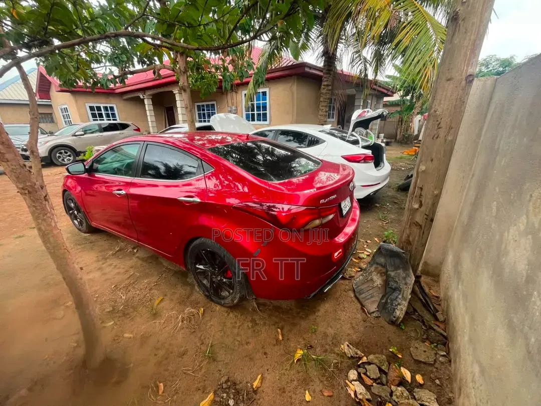 Hyundai Elantra 2015 Red