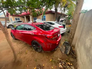Hyundai Elantra 2015 Red