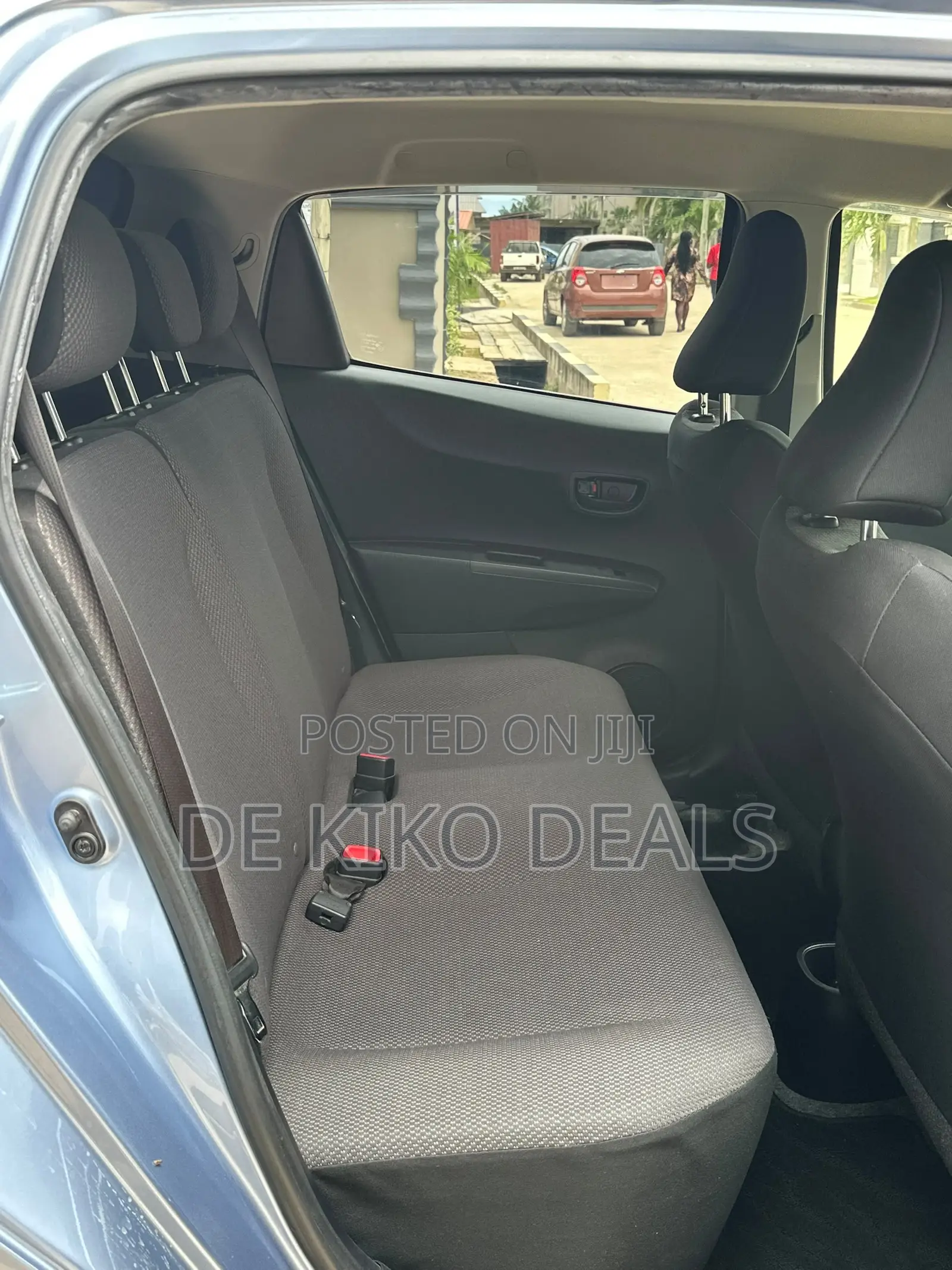 Toyota Vitz 1.3 AWD 5dr 2013 Blue
