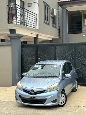 Toyota Vitz 1.3 AWD 5dr 2013 Blue