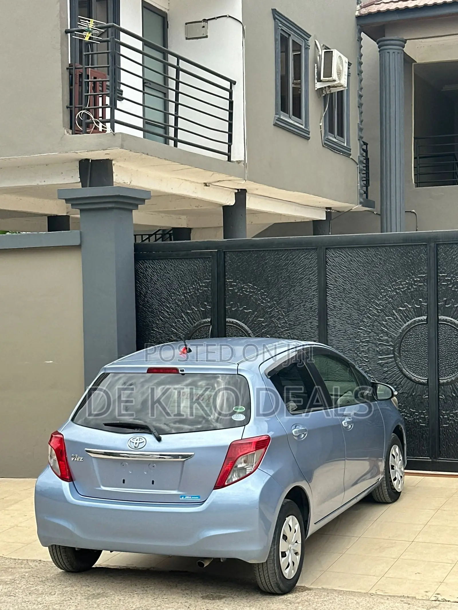 Toyota Vitz 1.3 AWD 5dr 2013 Blue