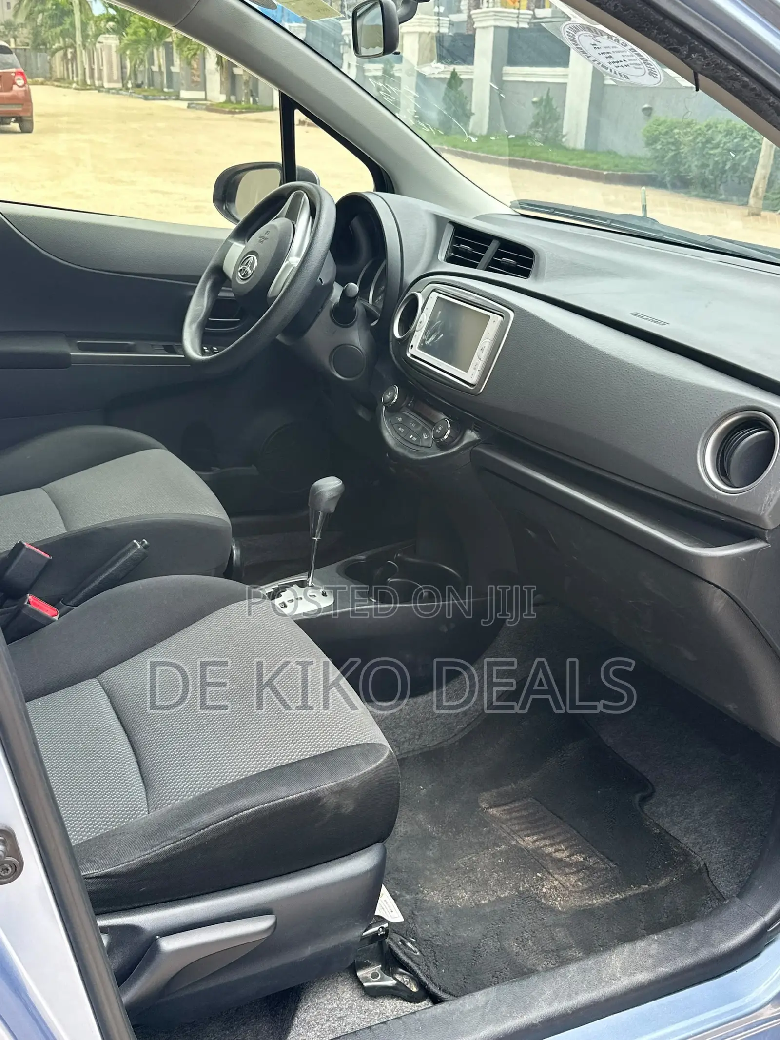 Toyota Vitz 1.3 AWD 5dr 2013 Blue