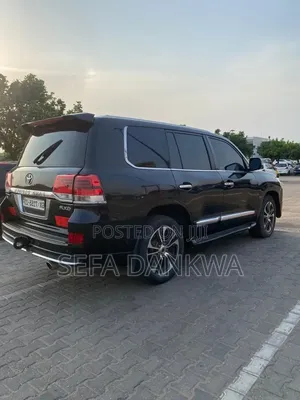 Toyota Land Cruiser 5.7 V8 2014 Black