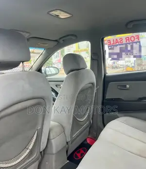 Hyundai Elantra 2010 Silver