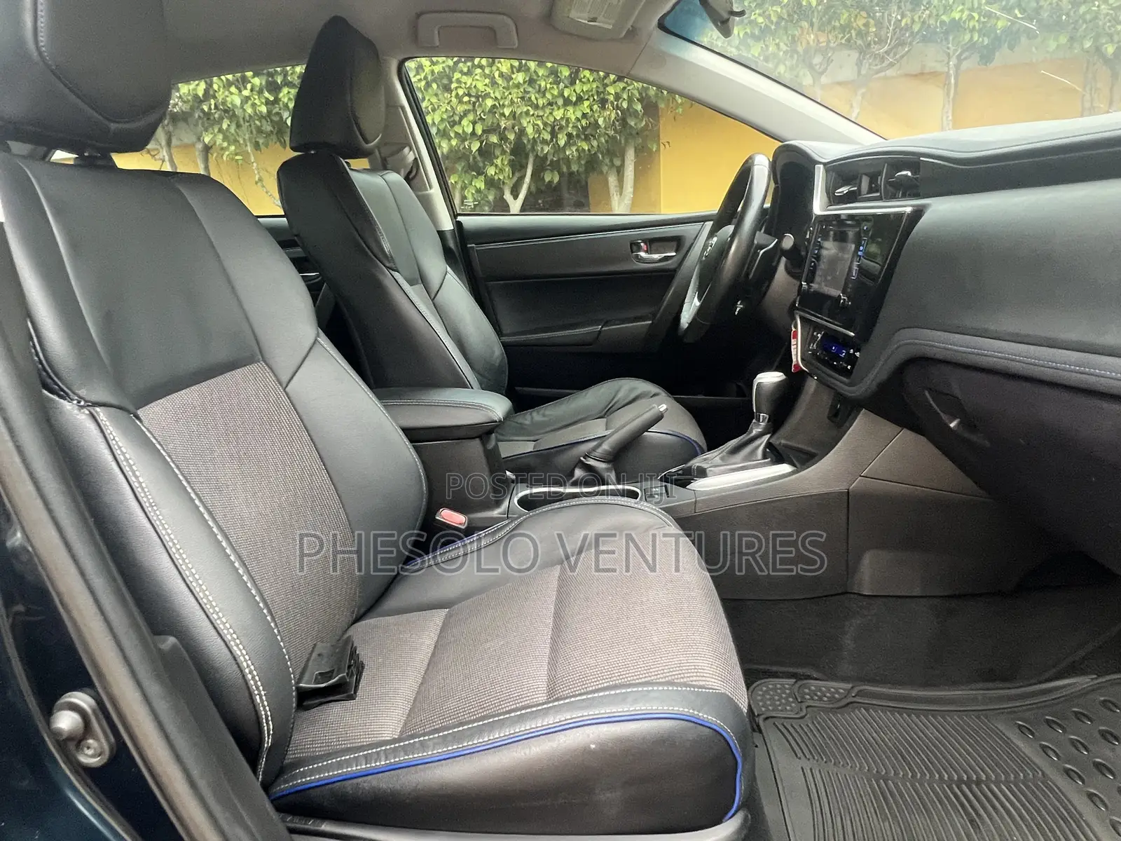 Toyota Corolla SE (1.8L 4cyl 6M) 2018 Green