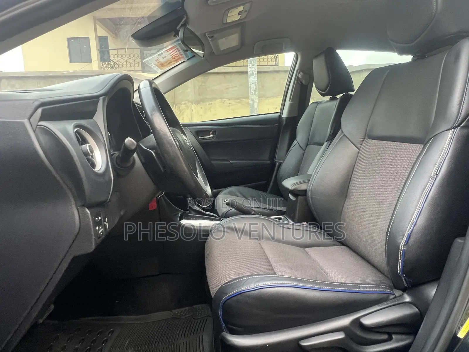 Toyota Corolla SE (1.8L 4cyl 6M) 2018 Green