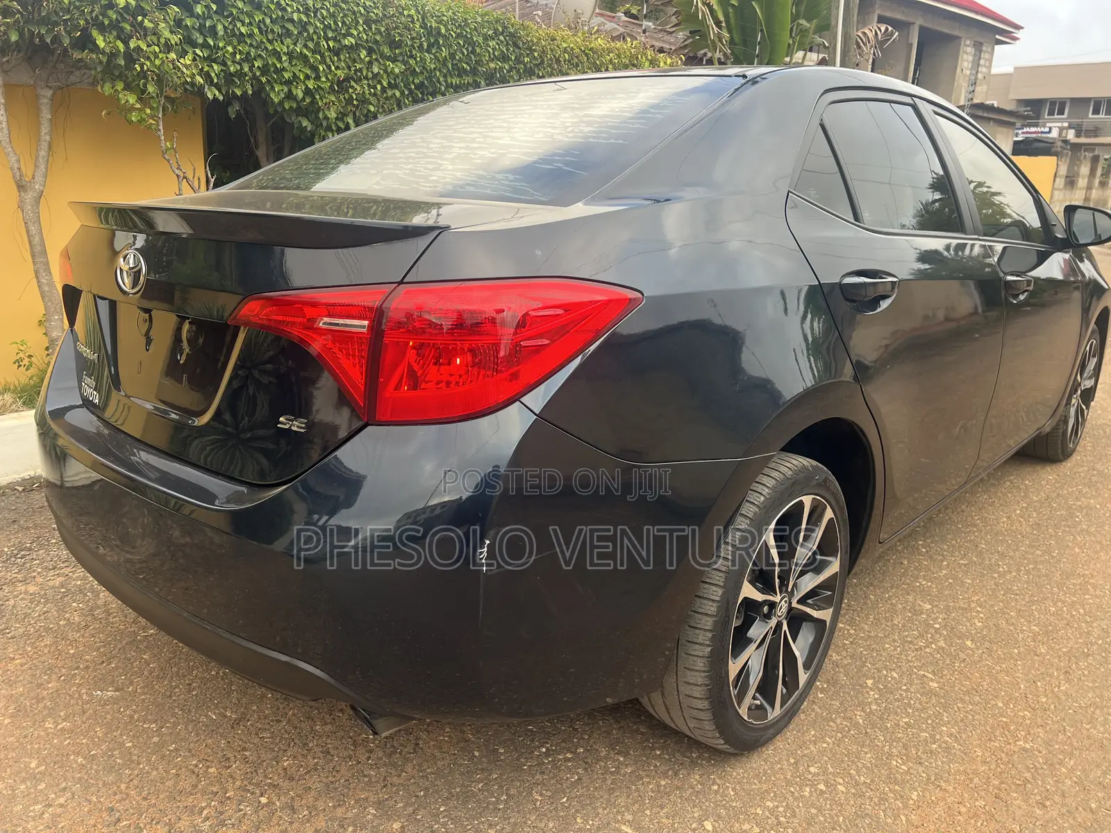 Toyota Corolla SE (1.8L 4cyl 6M) 2018 Green