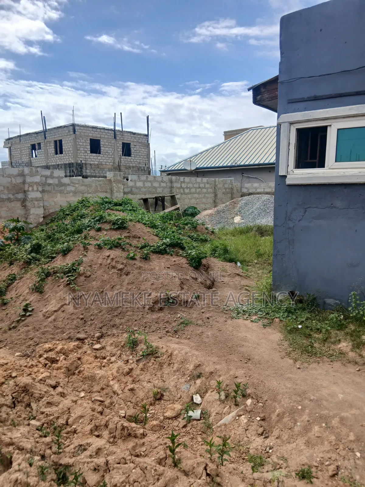 2bdrm House in Sahara New Road for sale
