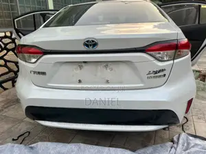 Toyota Levin Hybrid Entry 2021 White