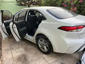 Toyota Levin Hybrid Entry 2021 White