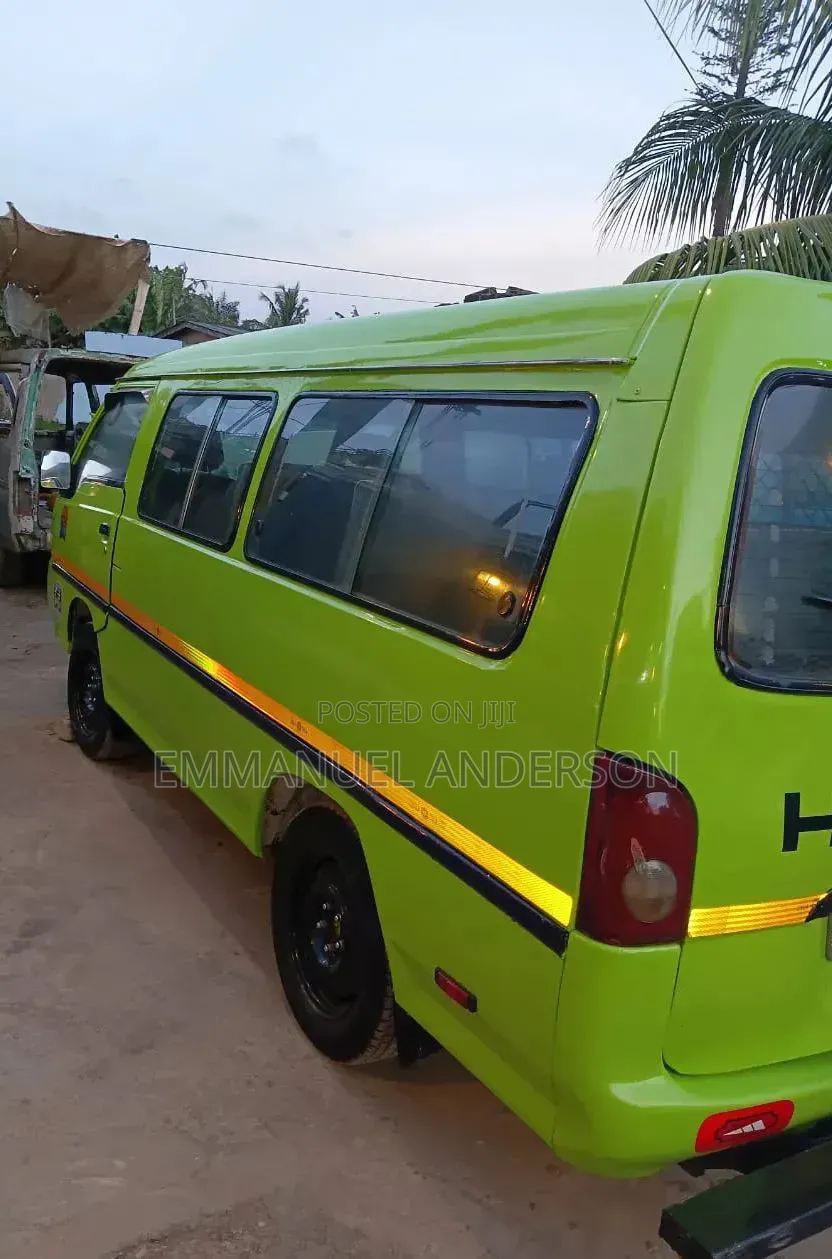 Hyundai H-100 1999 Green