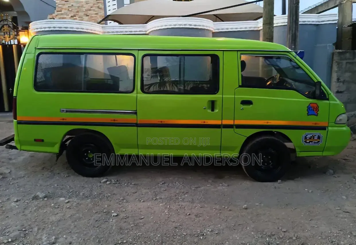 Hyundai H-100 1999 Green