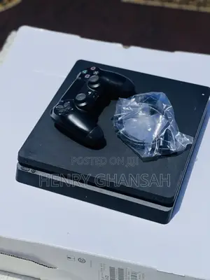 PlayStation 4 Slim