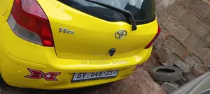 Toyota Vitz 2010 Yellow