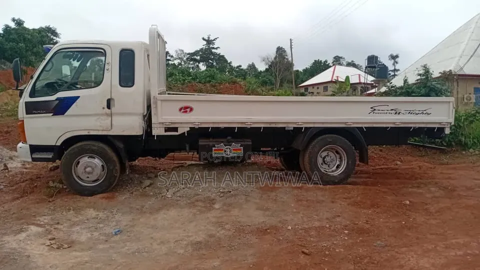 Hyundai Mighty 2 2010 Model Neat Inside and Outside