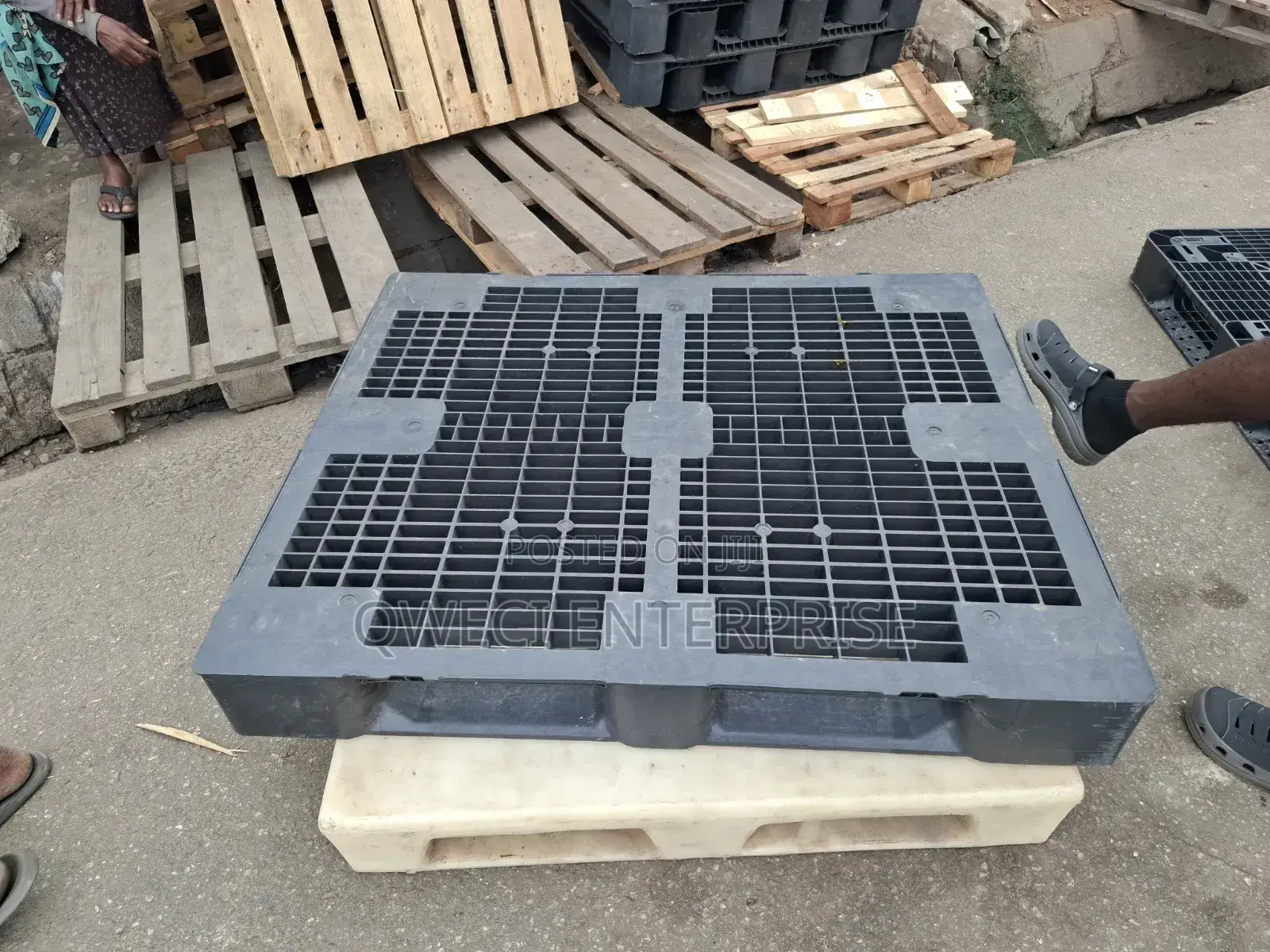 "Plastic Pallets for Sale – Accra