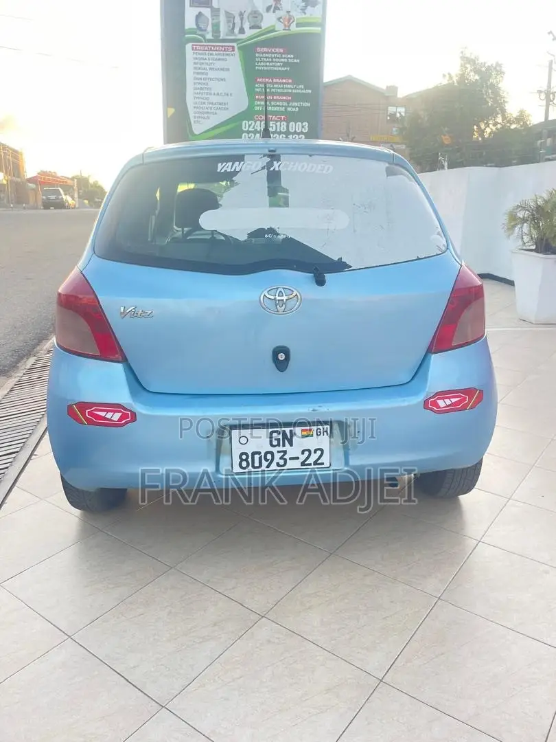 Toyota Vitz 2010 Blue
