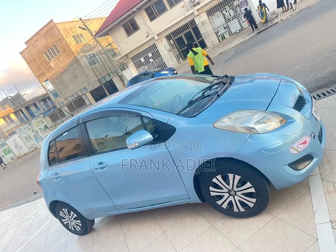 Toyota Vitz 2010 Blue