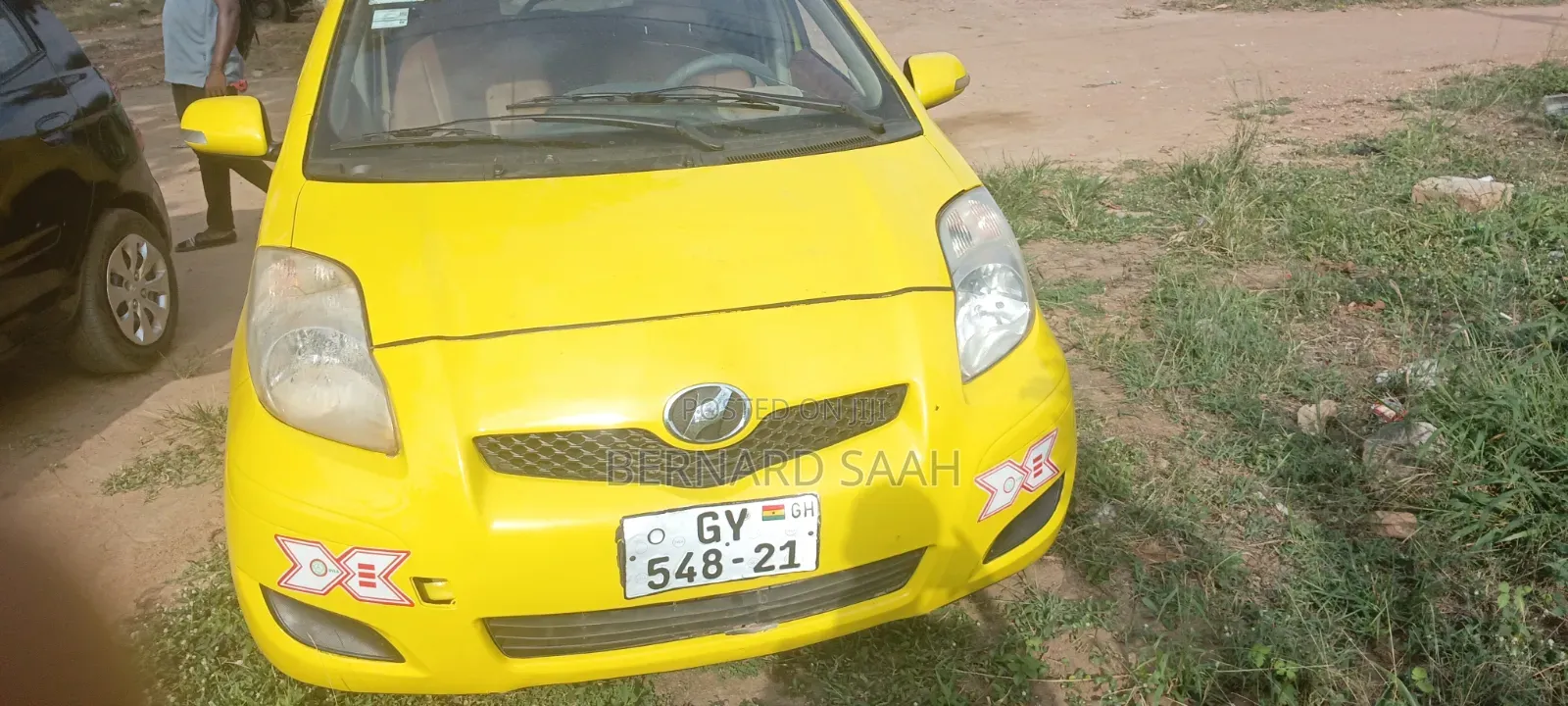 Toyota Vitz 2010 Yellow