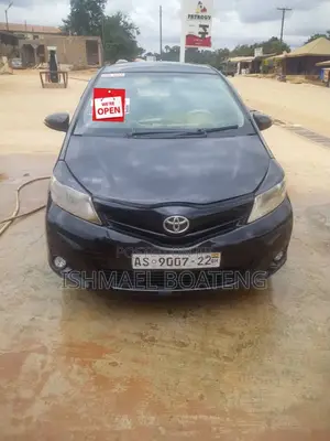 Toyota Vitz 1.0 FWD 3dr 2013 Black