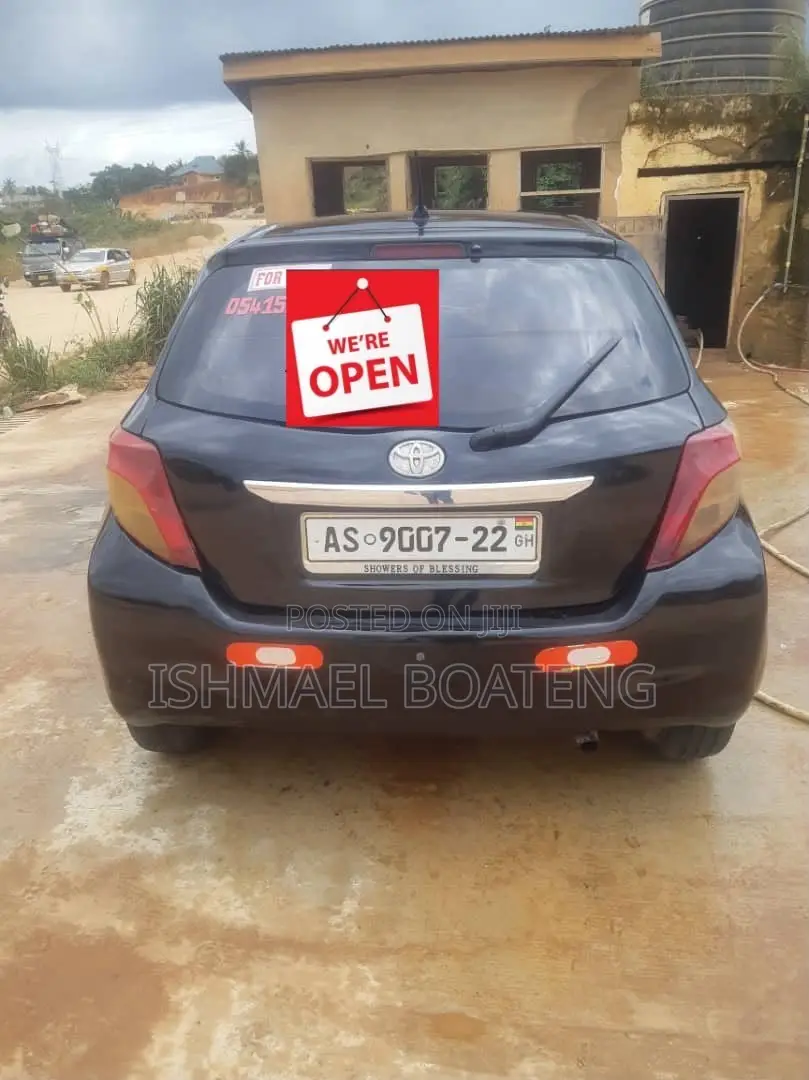Toyota Vitz 1.0 FWD 3dr 2013 Black