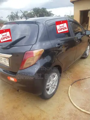 Toyota Vitz 1.0 FWD 3dr 2013 Black