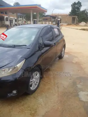 Toyota Vitz 1.0 FWD 3dr 2013 Black