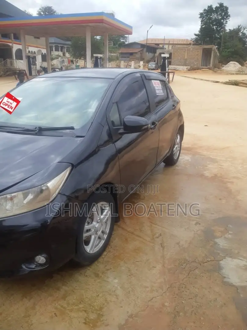 Toyota Vitz 1.0 FWD 3dr 2013 Black