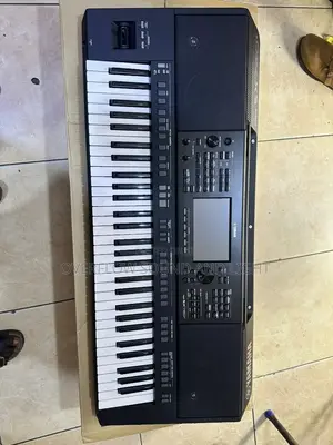 Professional Yamaha SX720+ 61 Key
