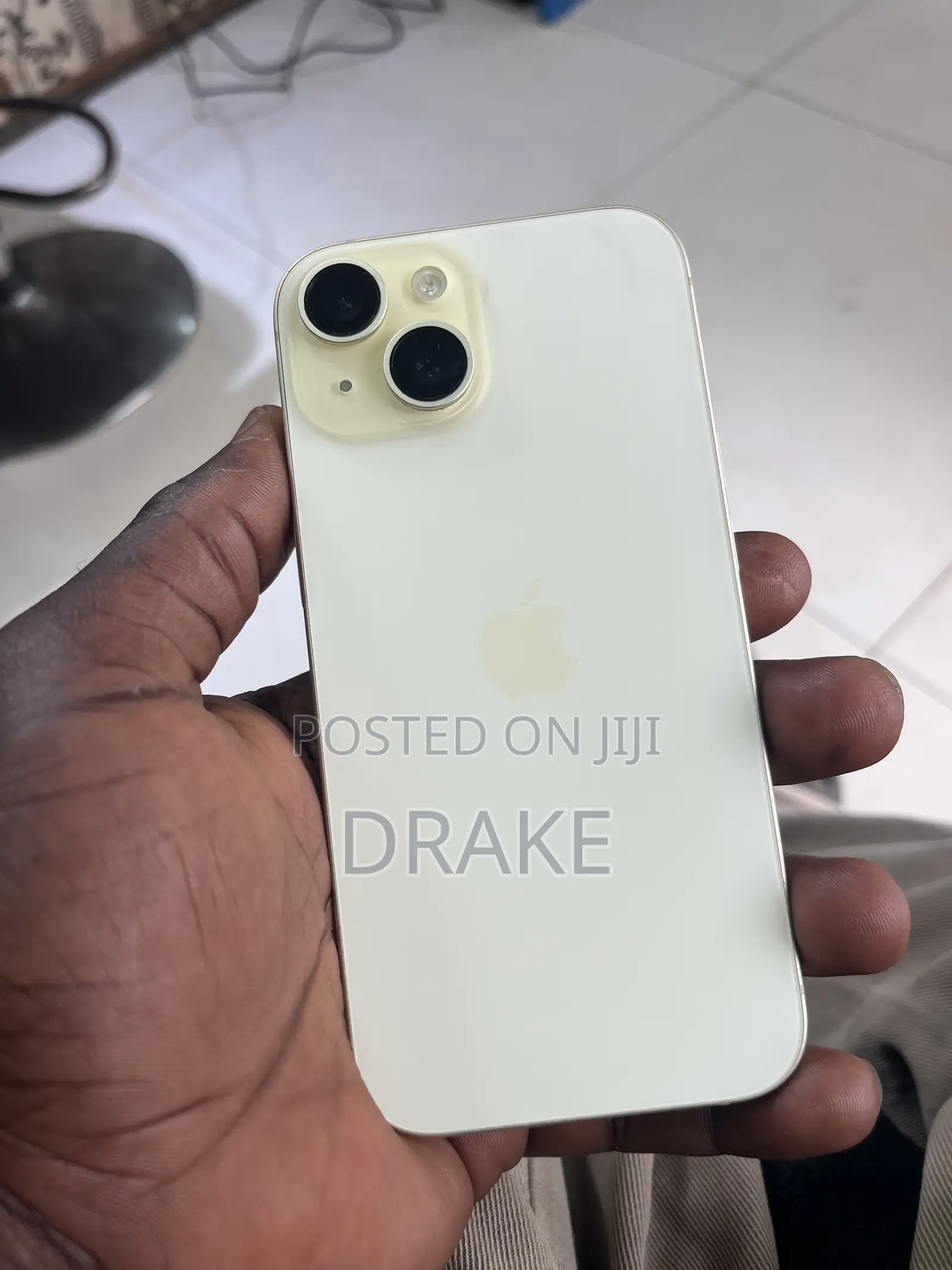 New Apple iPhone 15 128 GB Gold