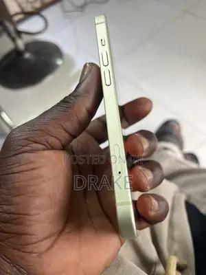 New Apple iPhone 15 128 GB Gold