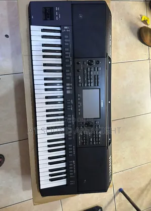 Yamaha SX720+ Arranger Workstation Keyboard
