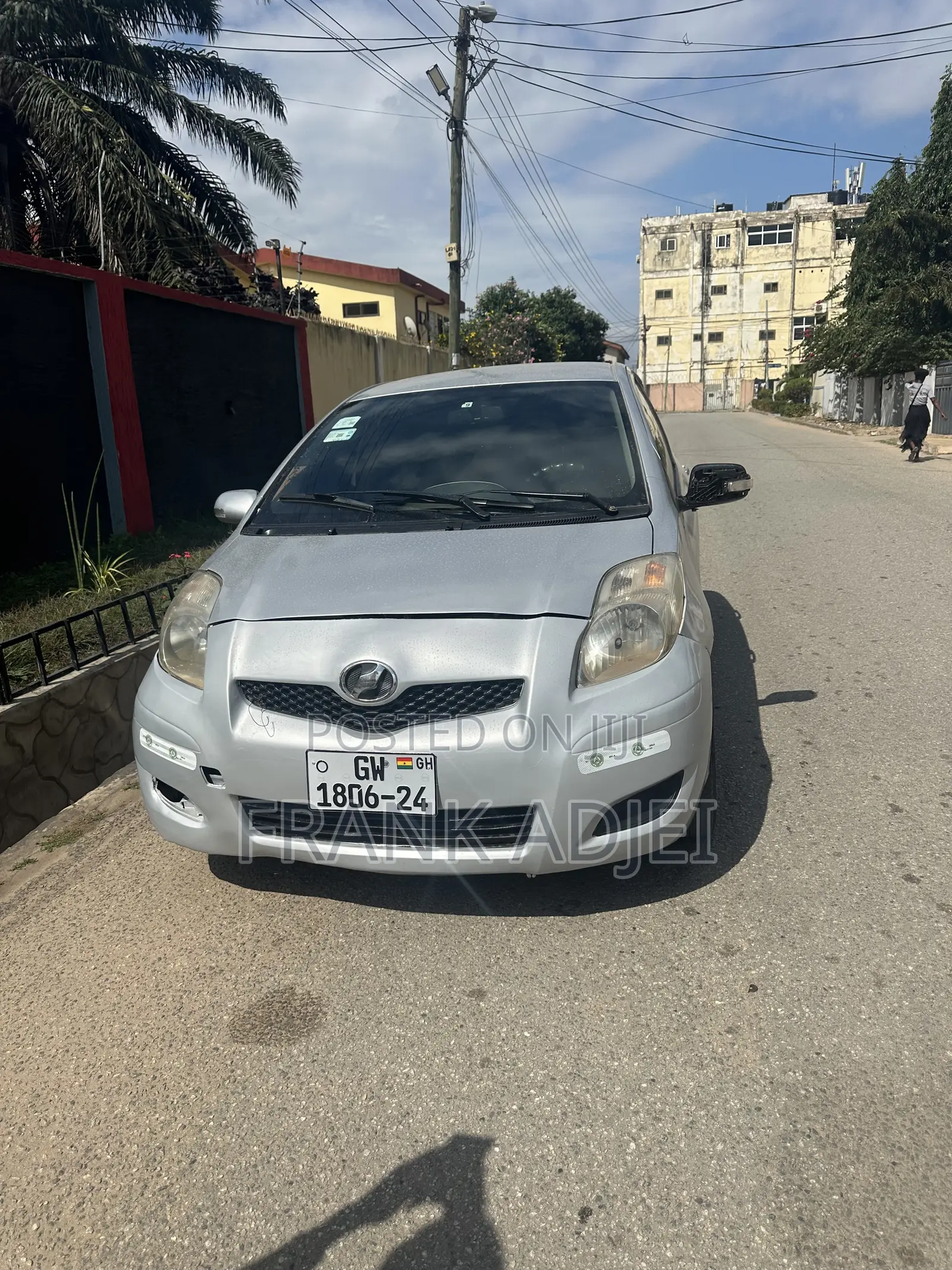 Toyota Vitz 2010 Silver