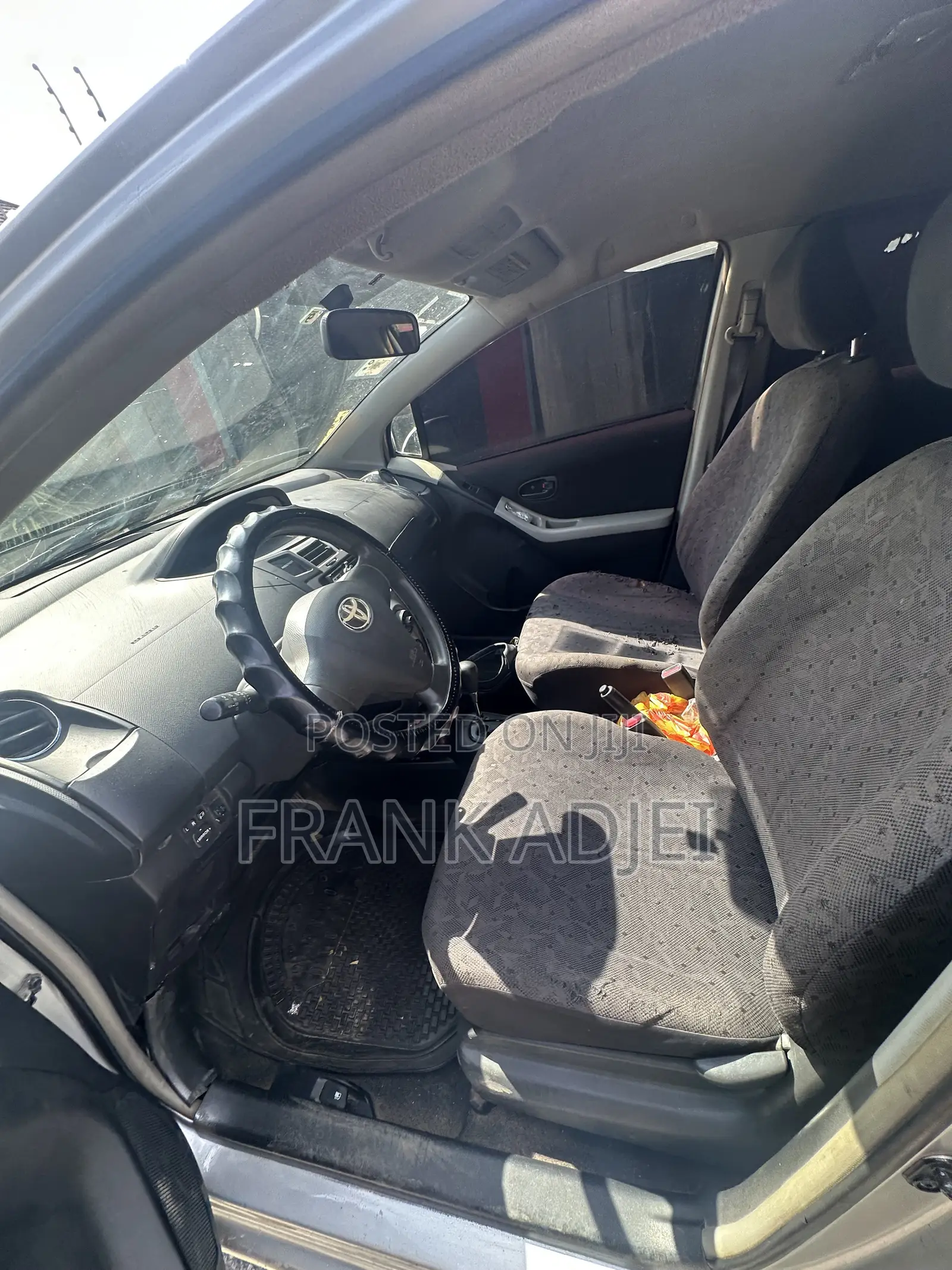 Toyota Vitz 2010 Silver