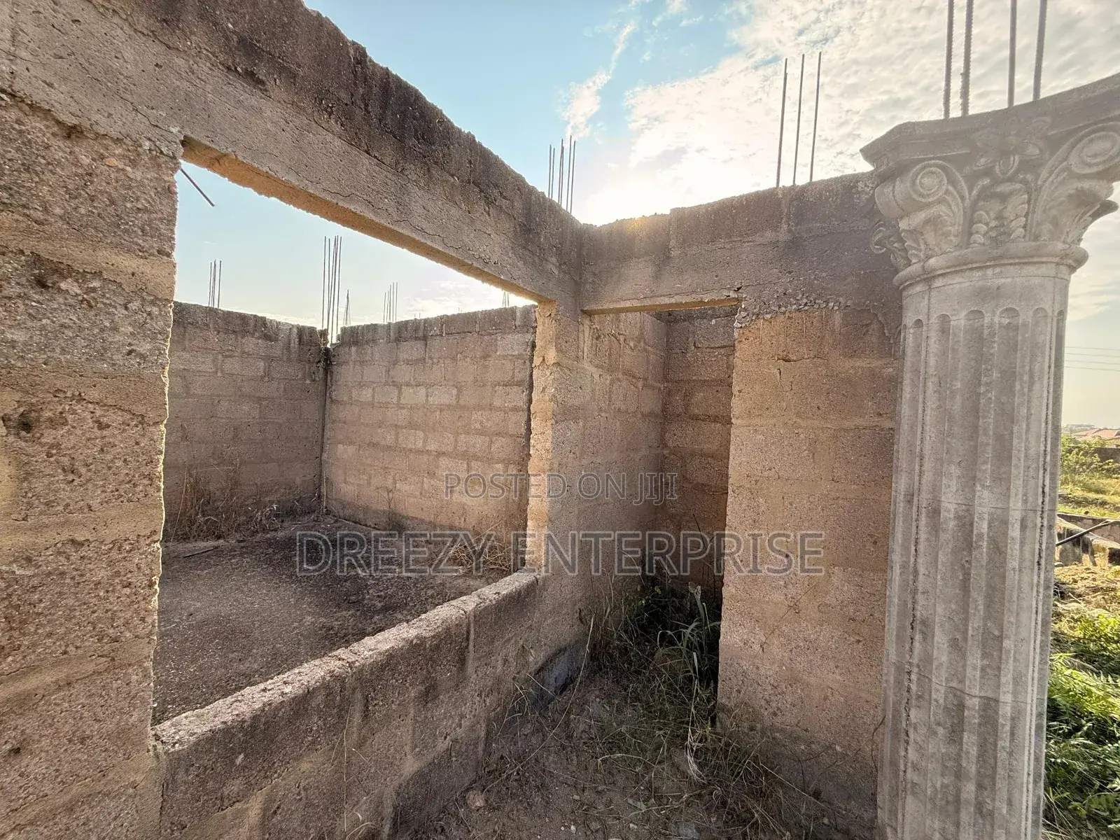 6bdrm Apartment in Gomoa East for sale